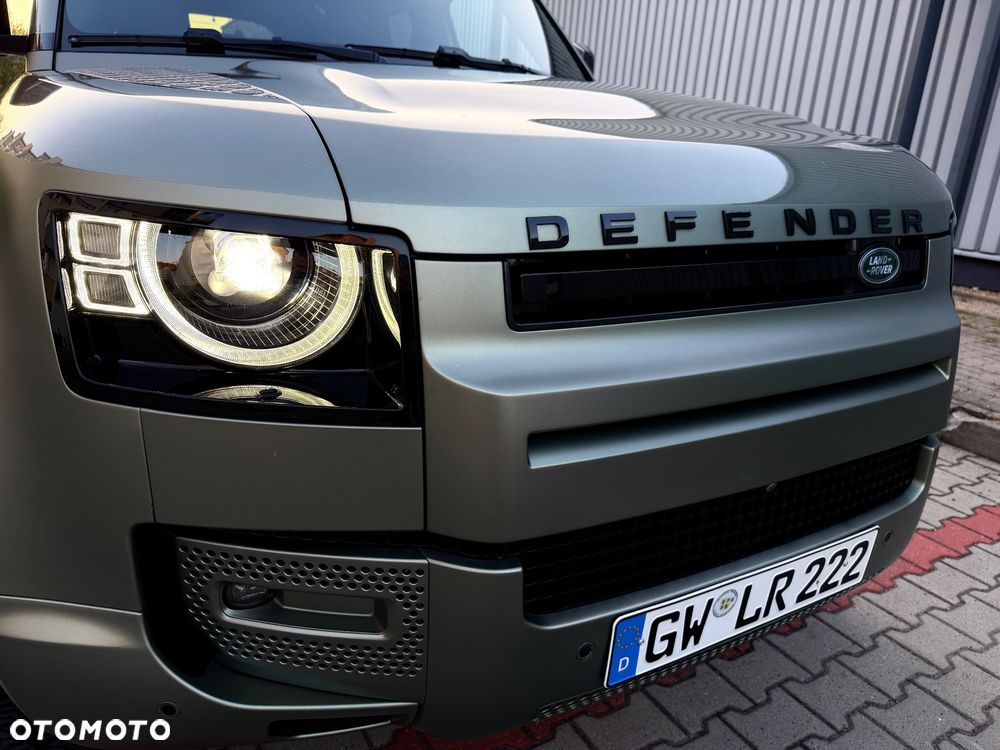 Land Rover Defender 110 D200 SE - 25