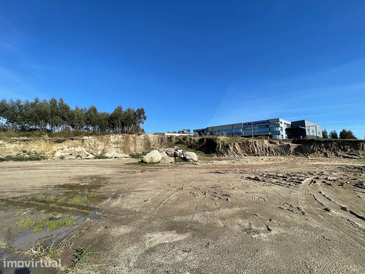 Terreno industrial com 2 842m2, no Polo 6, em Freamunde, Paços de Ferr - Grande imagem: 2/19