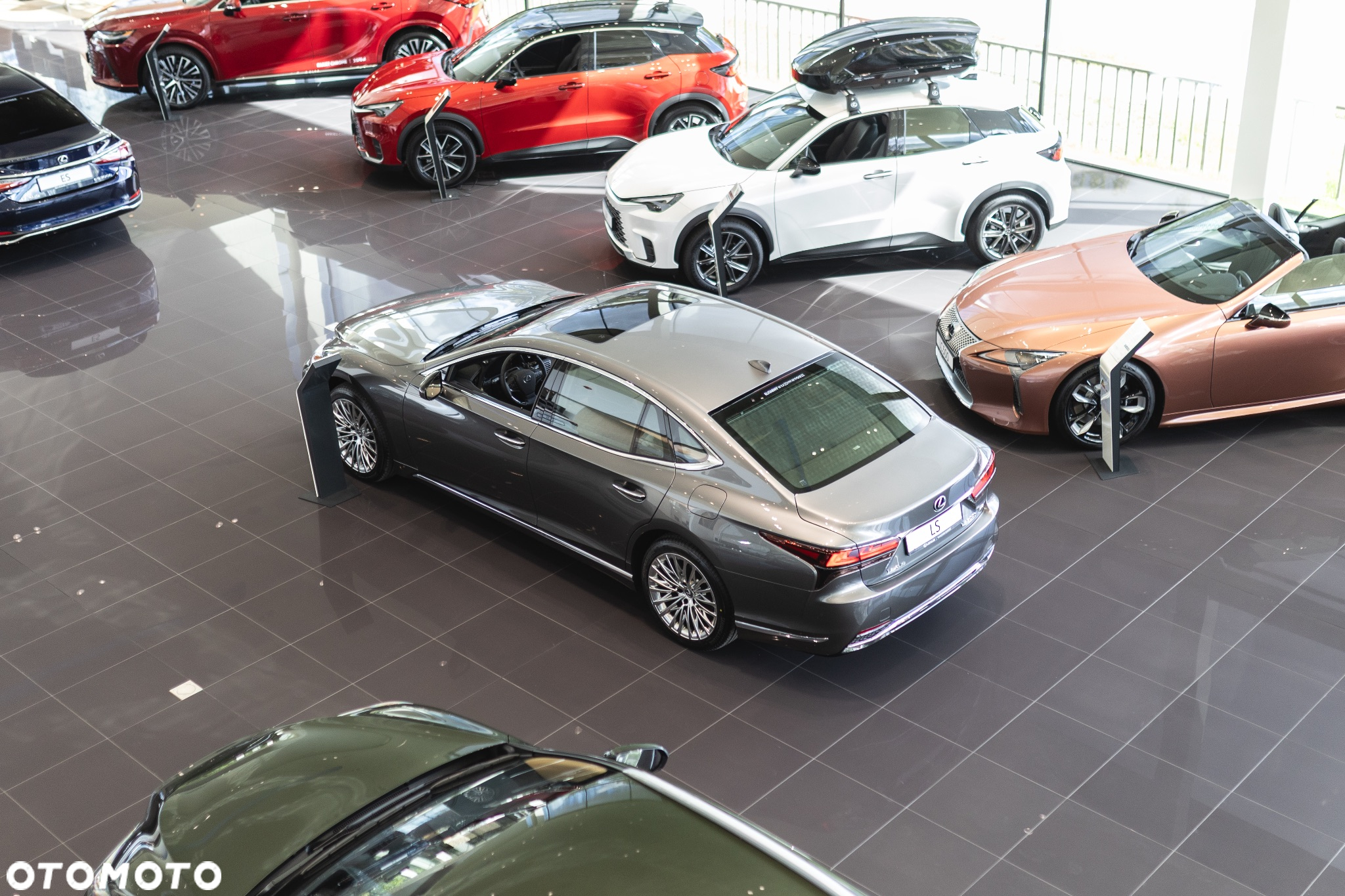 Lexus LS 500h Prestige AWD - 25