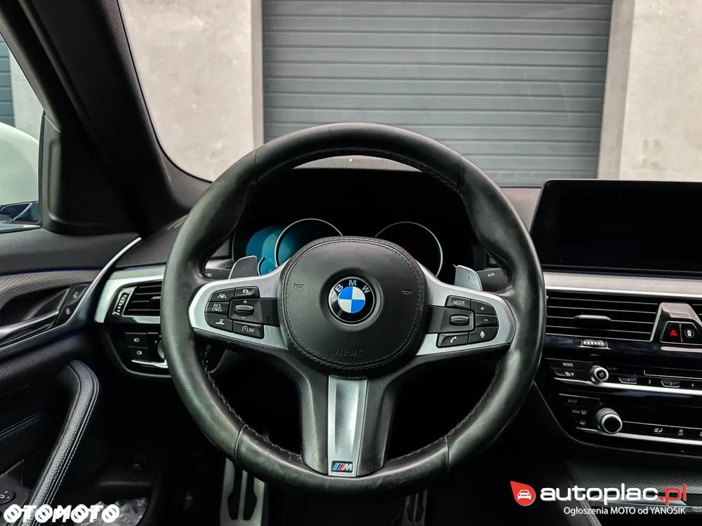 BMW Seria 5 520d M Sport sport - 33
