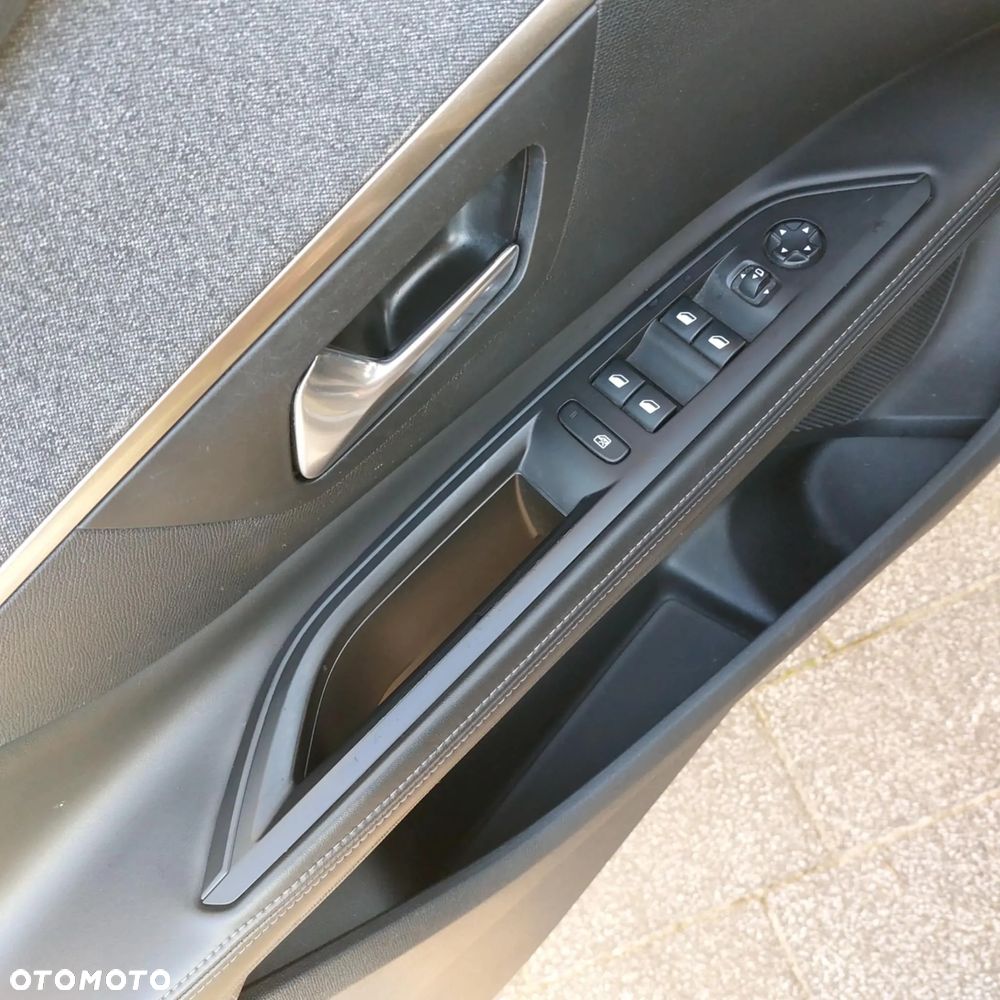 Peugeot 5008 BlueHDI 120 EAT6 Stop & Start Allure - 17