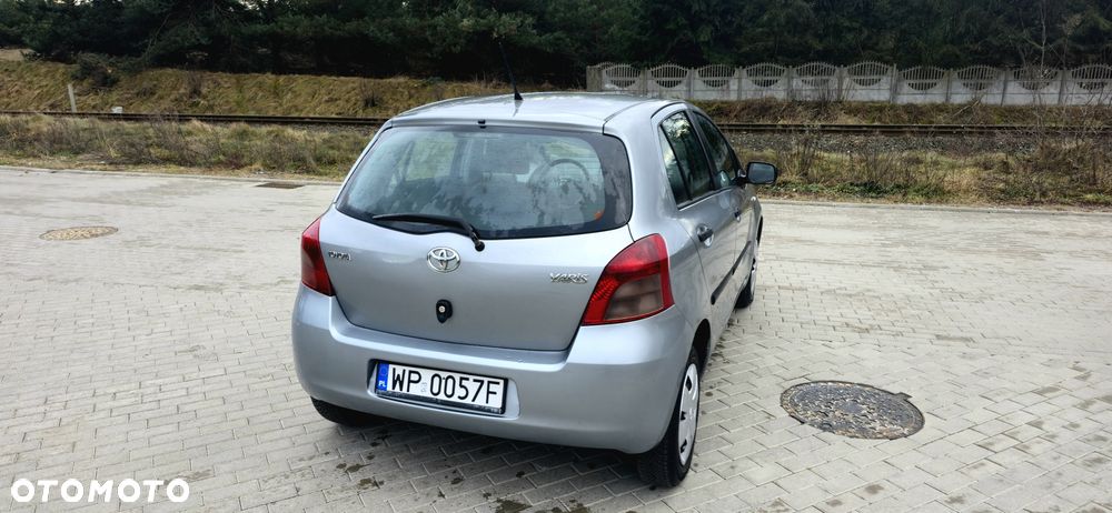 Toyota Yaris 1.0 Terra EU5 - 10