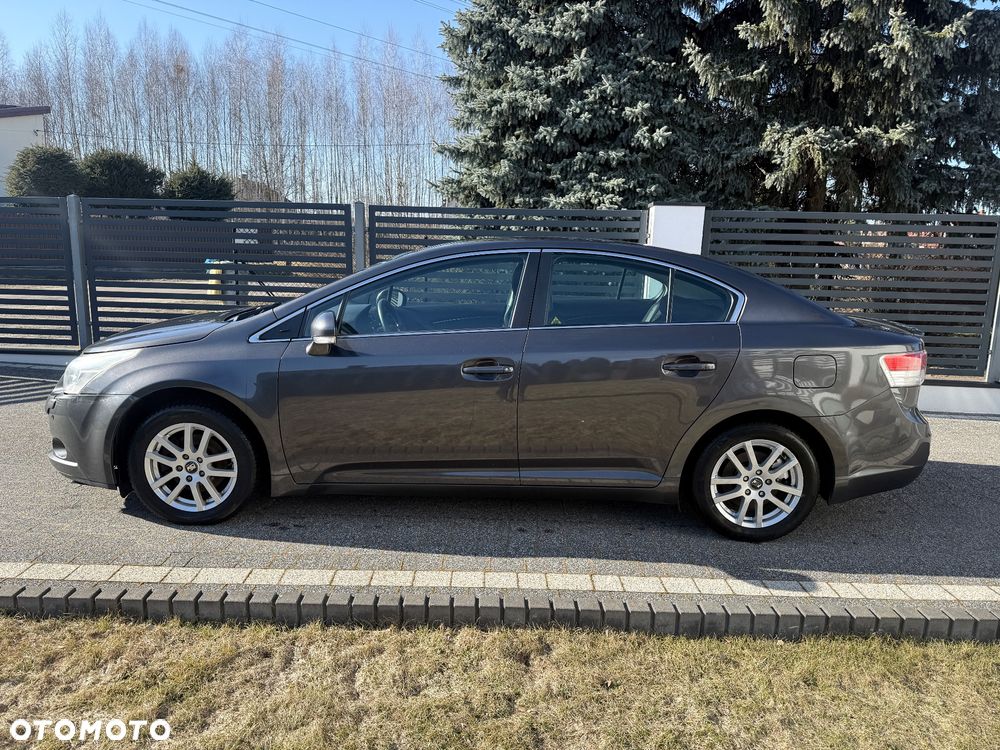 Toyota Avensis 1.8 Comfort - 3