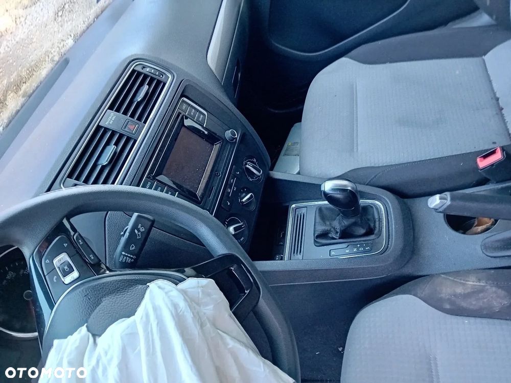 *VOLKSWAGEN JETTA* Samochód na części - 4