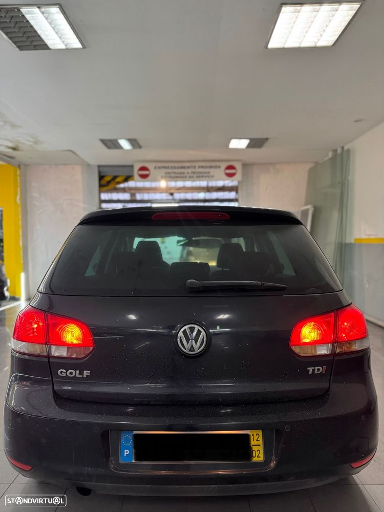 VW Golf 1.6 TDi DPF Highline - 15