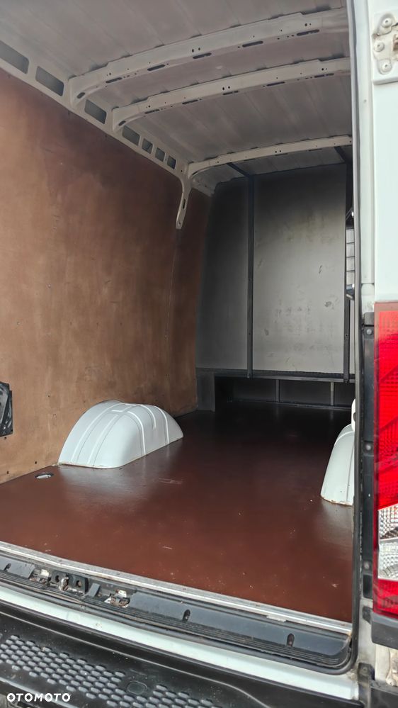 Iveco Daily 35C14  bliźniak brygadówka 7 osób - 10