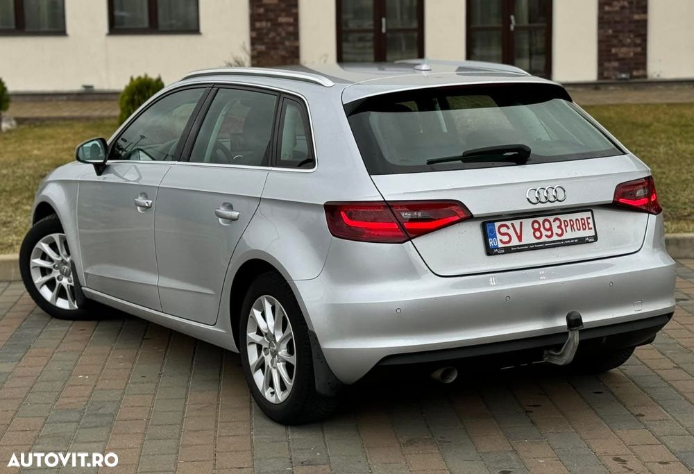 Audi A3 1.6 TDI DPF Ambiente - 2