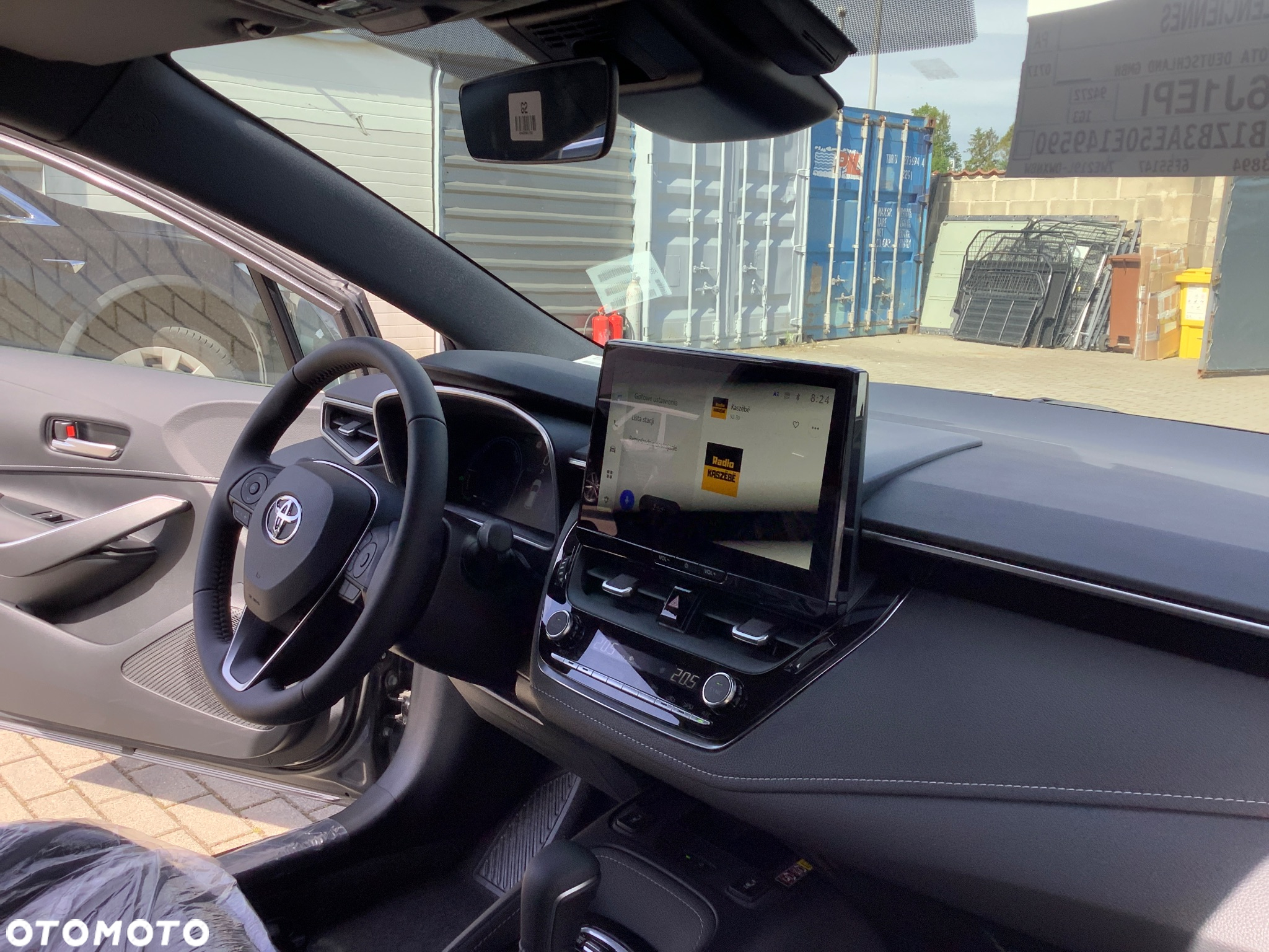 Toyota Corolla 1.8 Hybrid Style - 18