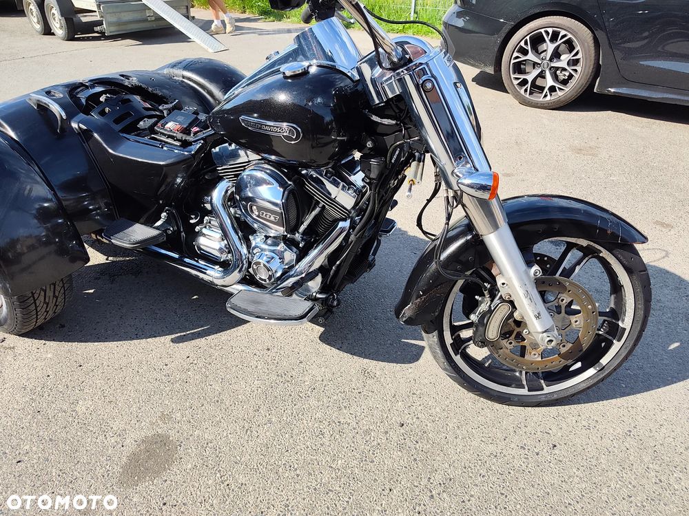 Harley-Davidson FLHTCU Ultra - 33