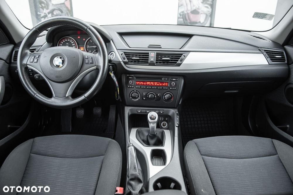 BMW X1 sDrive18d xLine - 24
