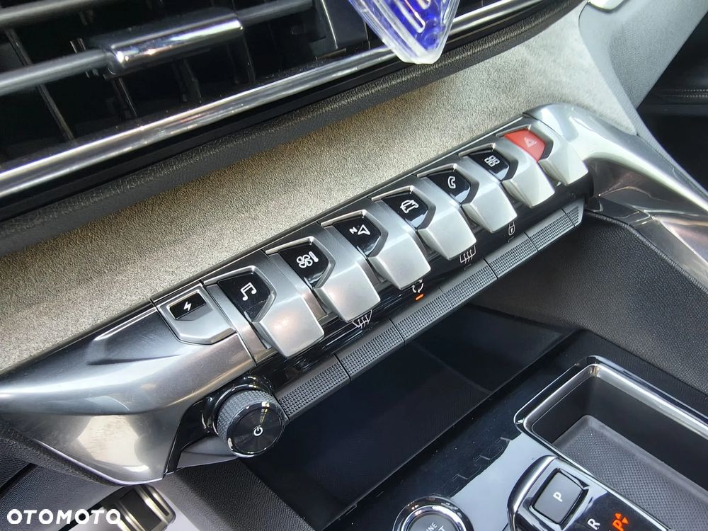 Peugeot 3008 1.6 PureTech Hybrid PHEV GT S&S EAT8 - 29