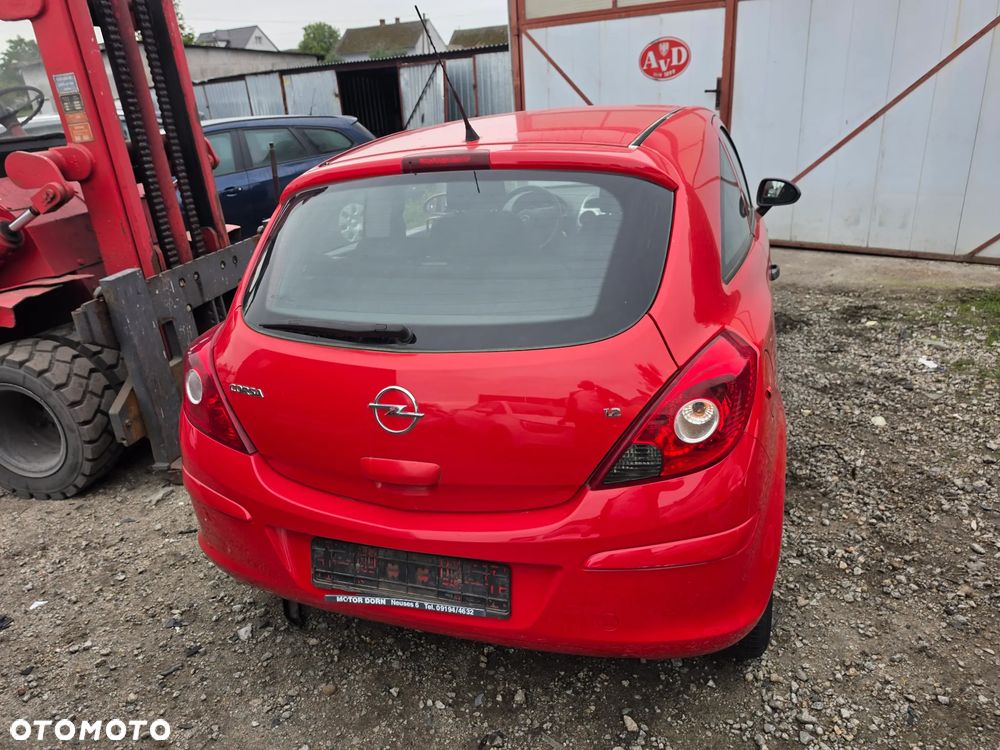 Opel Corsa 1.2 16V Easytronic Cosmo - 8