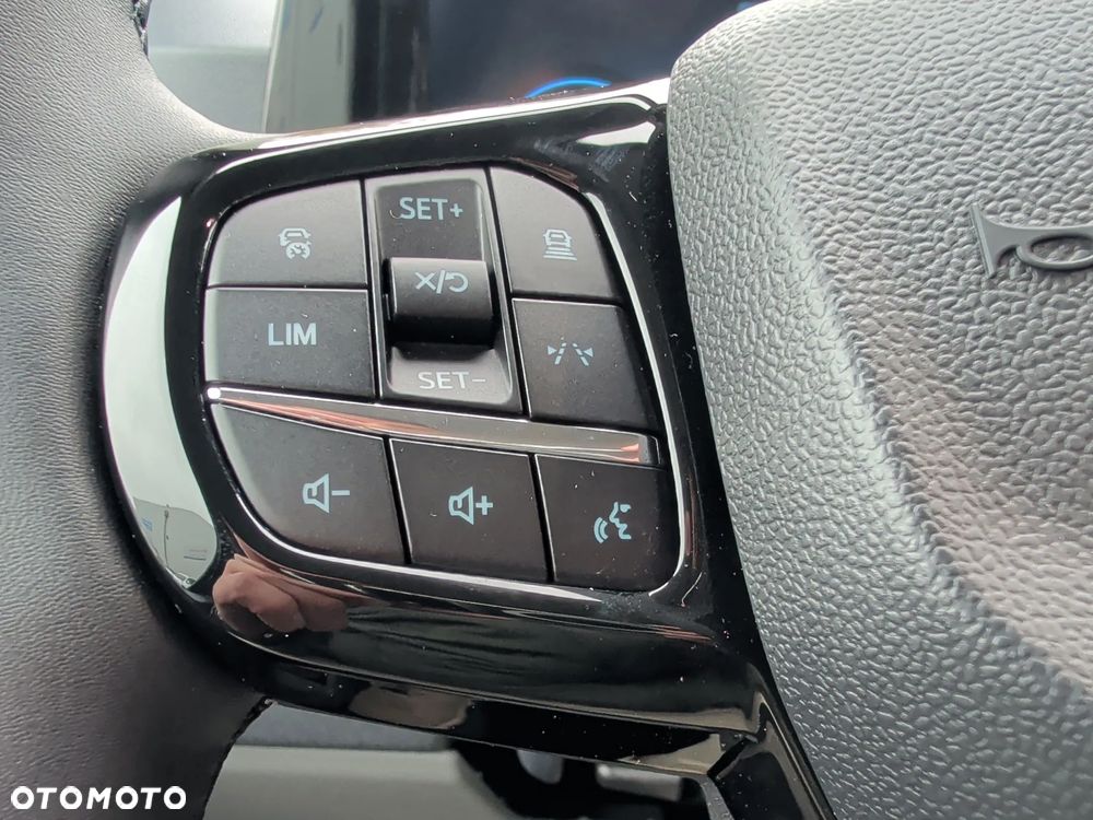 Ford Tourneo Custom - 30