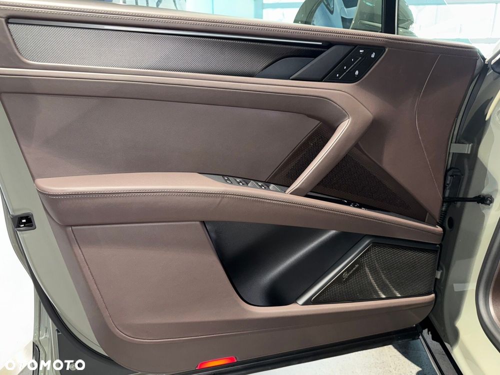 Porsche Cayenne - 16