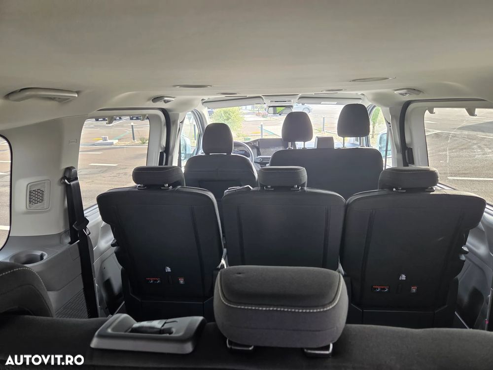 Volkswagen Caravelle - 16