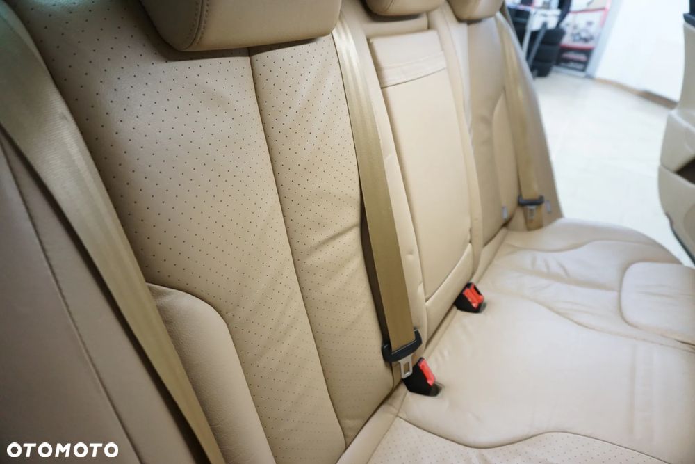 Volkswagen Passat 2.0 TDI DSG Comfortline - 25