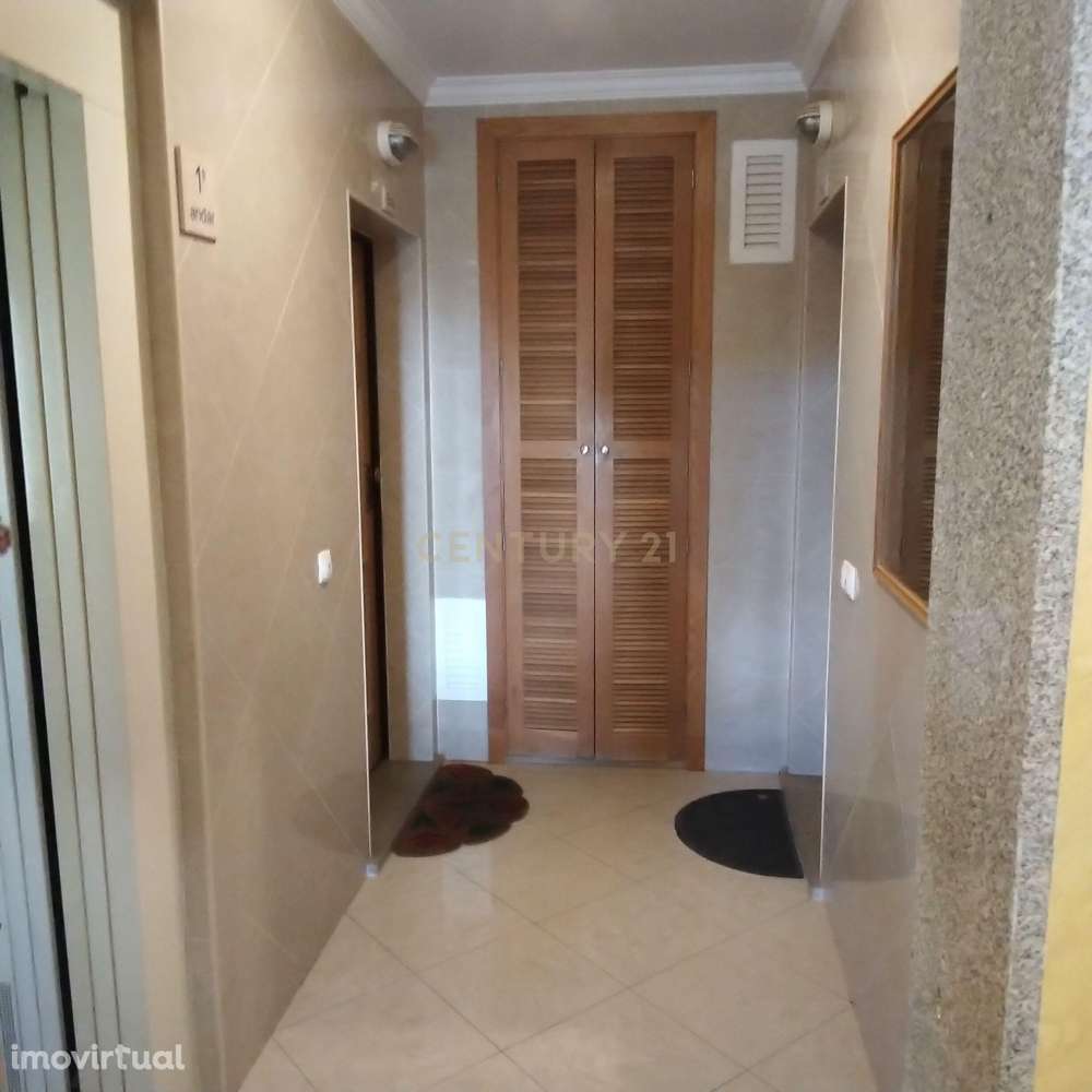 Apartamento T3 em Almancil, condomínio com Piscina, Jardim e Garagem - Grande imagem: 2/31