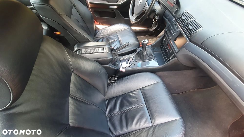 BMW Seria 5 - 32