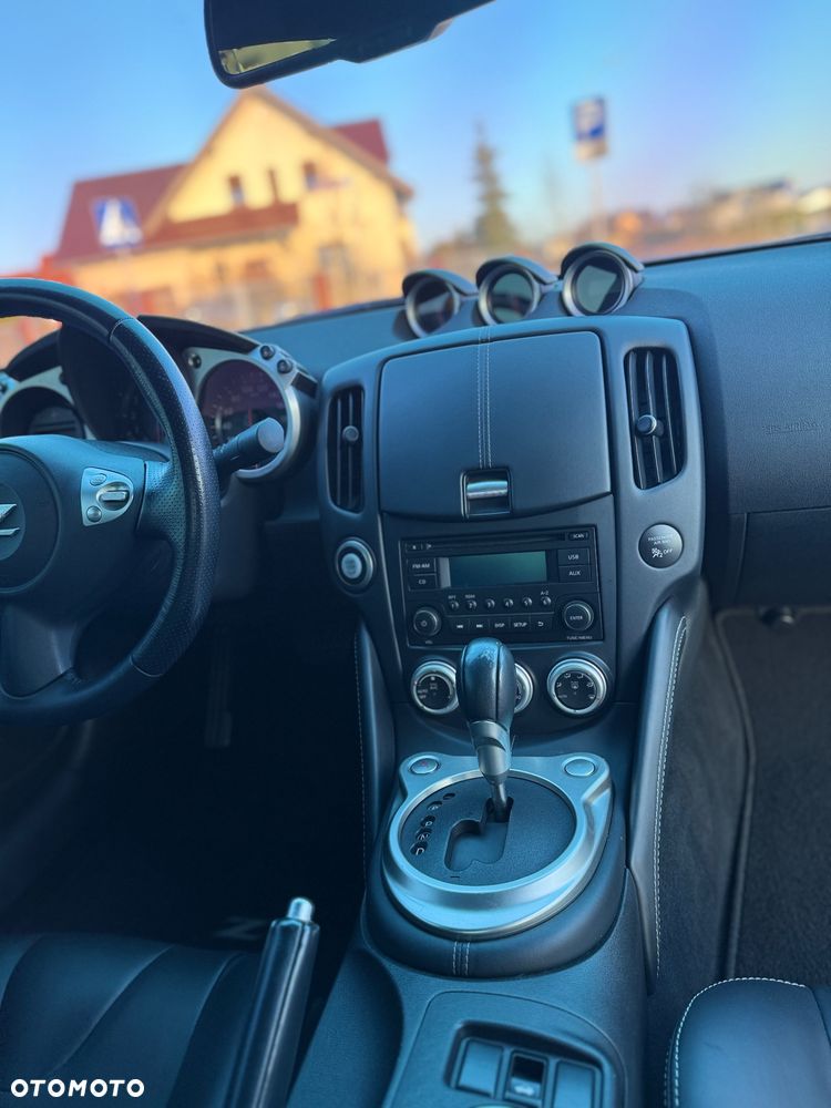 Nissan 370 Z - 16