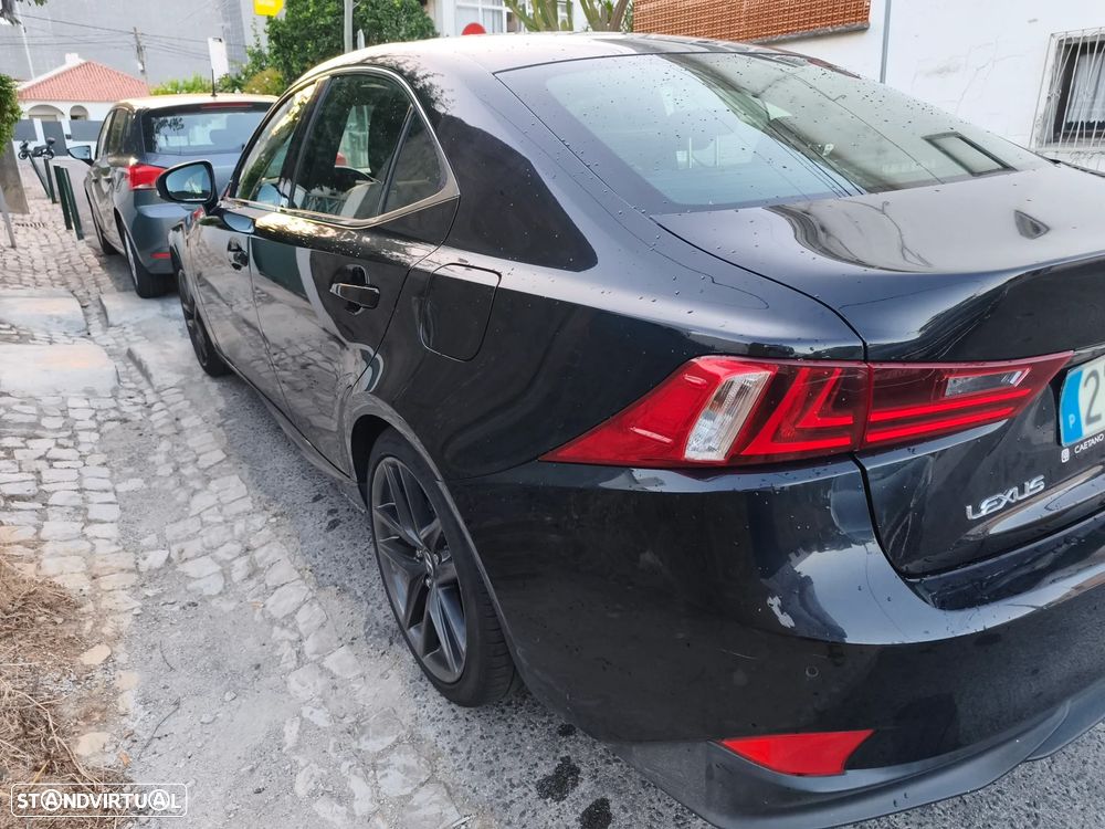 Lexus IS 300H F Sport - 4