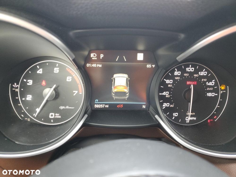 Alfa Romeo Stelvio 2.0 Turbo 16V AT8-Q4 Veloce Ti - 12