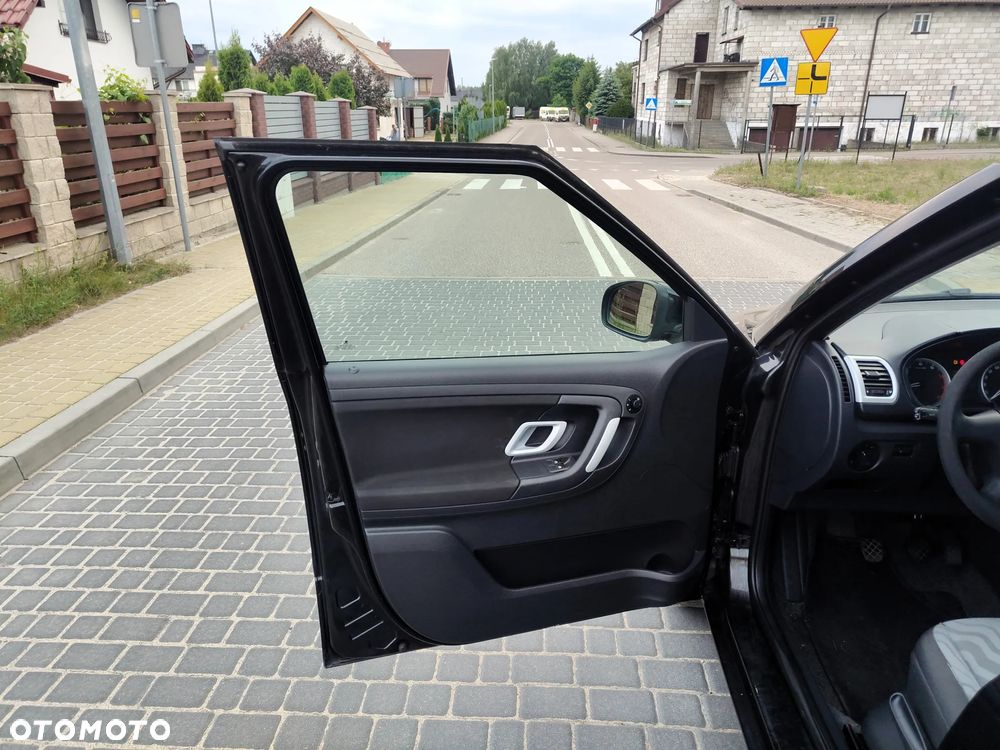 Skoda Fabia 1.2 HTP Elegance - 14