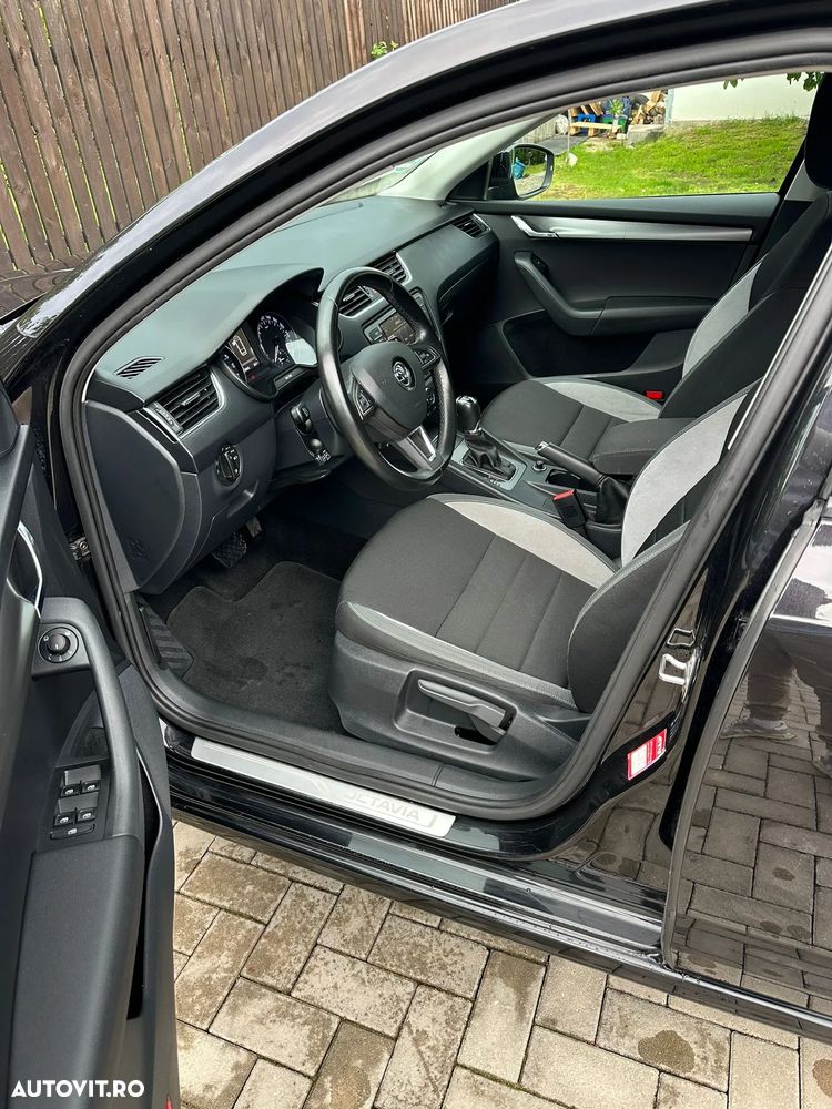 Skoda Octavia 2.0 TDI (Green tec) DSG Joy - 15