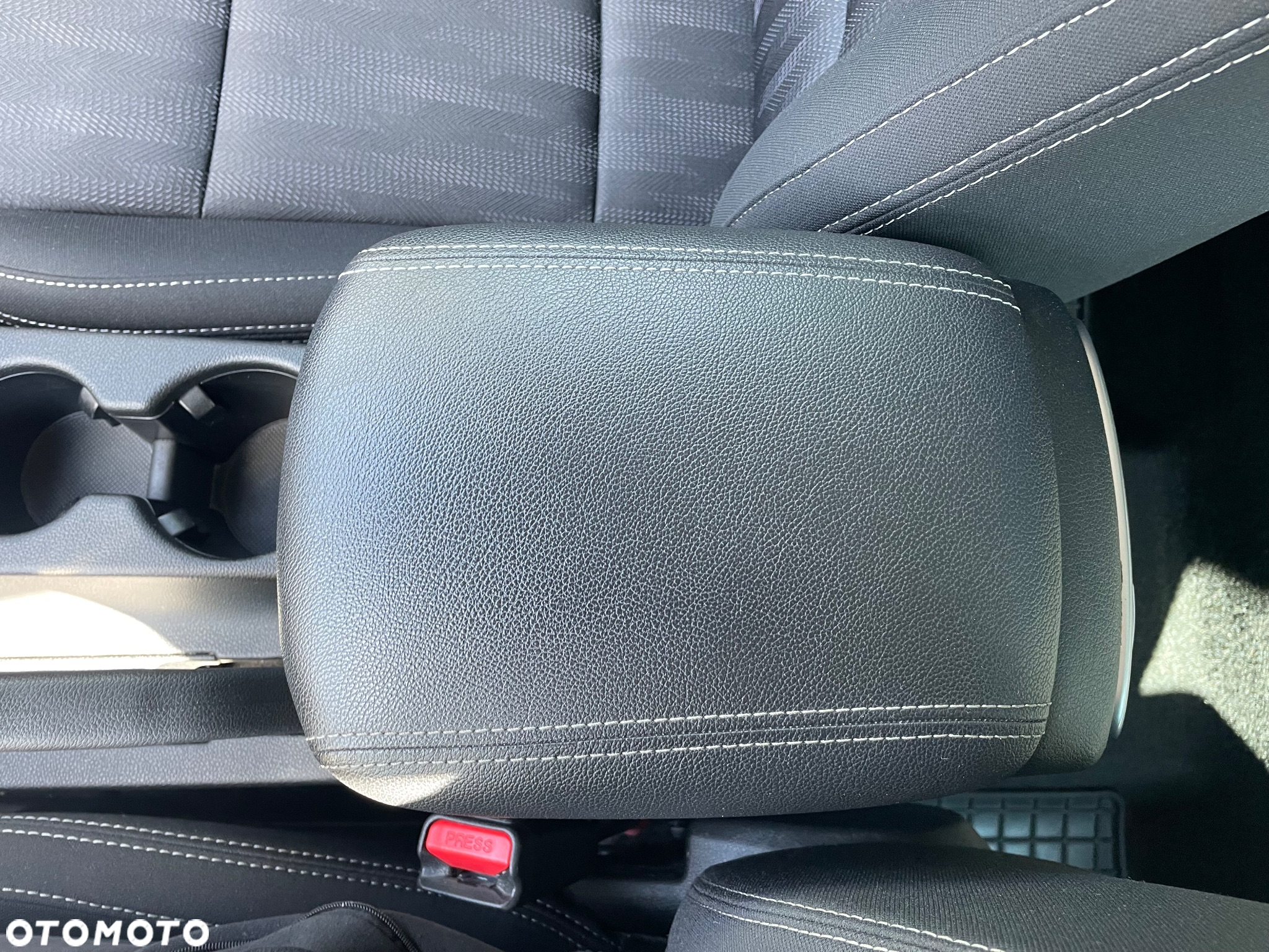 Kia Sportage 1.6 CRDI 2WD SPIRIT - 30