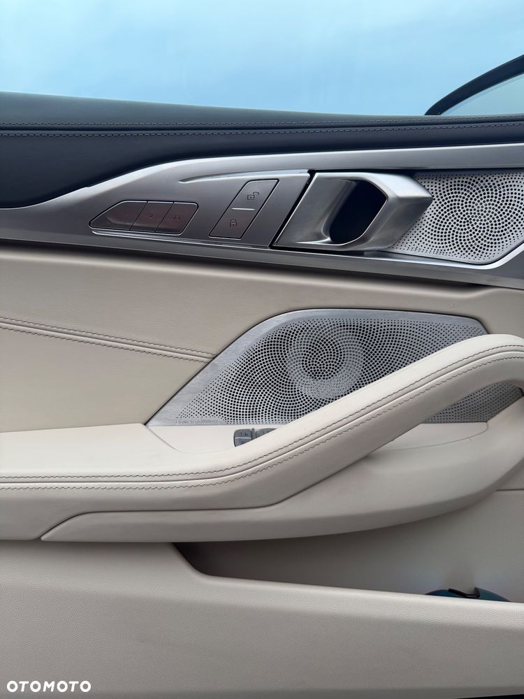 BMW Seria 8 - 14