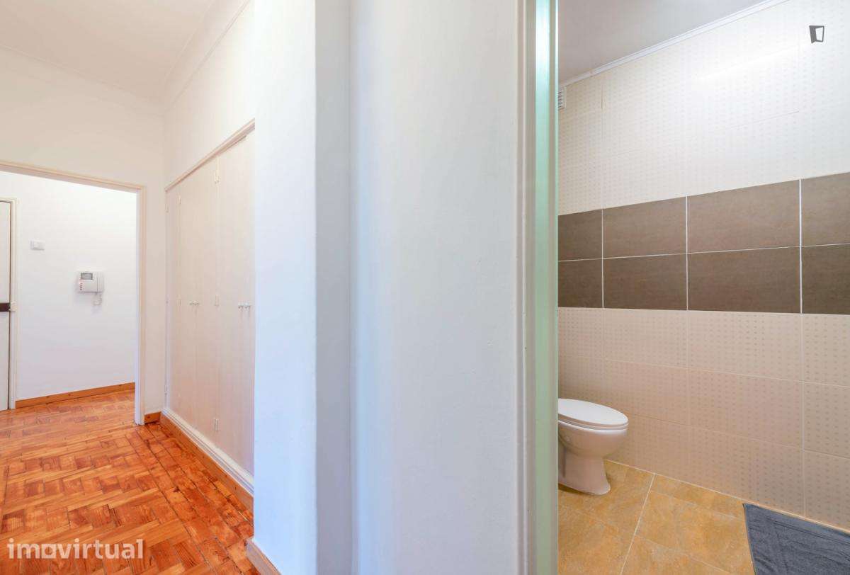Quarto - localizado em Telheiras Lisbon - Grande imagem: 5/12