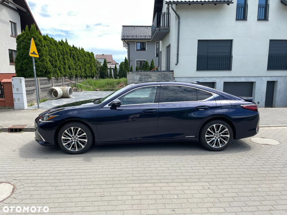Lexus ES 300h Business Edition - 5