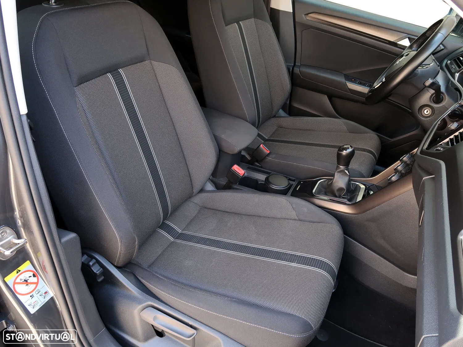 VW T-Roc 1.6 TDI Sport - 16