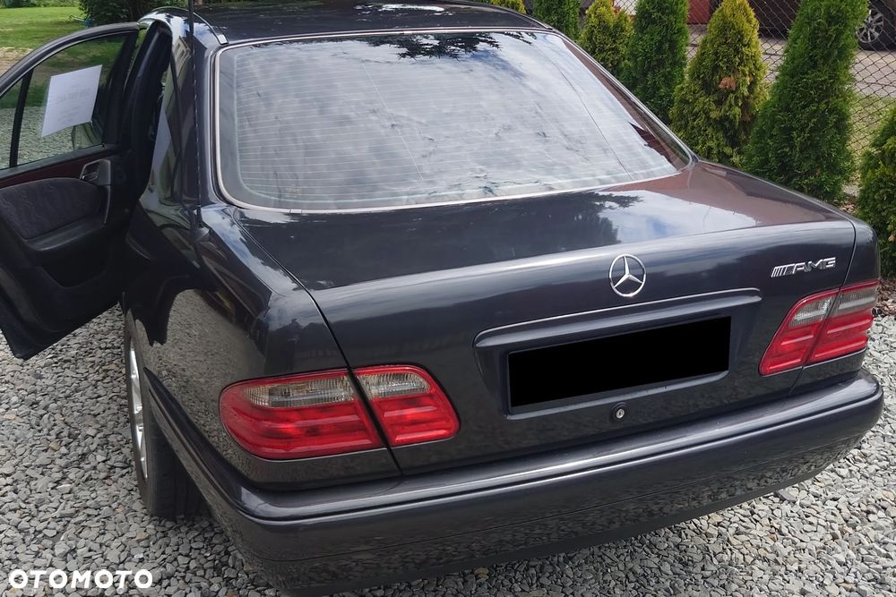 Mercedes-Benz Klasa E - 9
