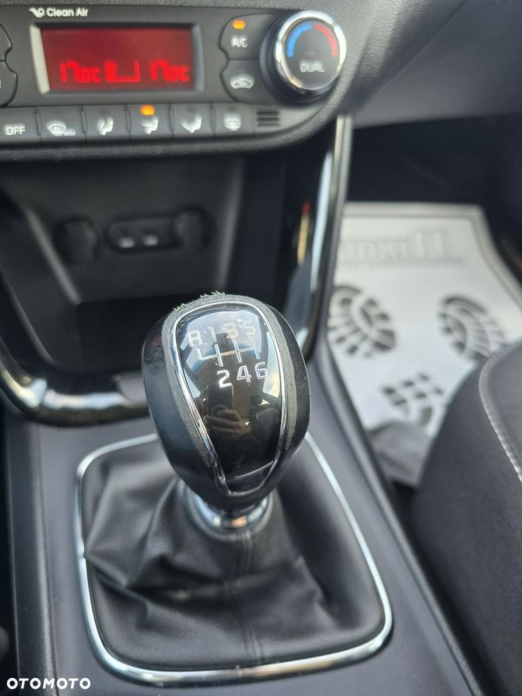 Kia Ceed - 25
