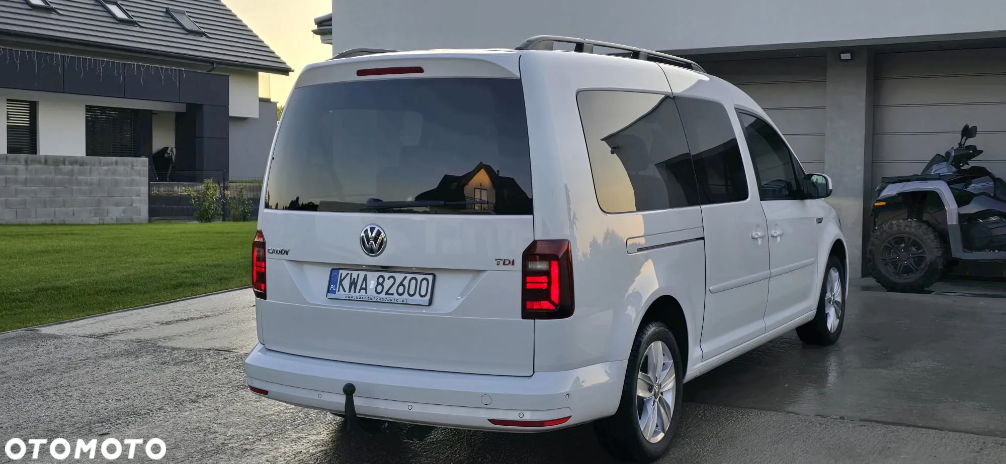 Volkswagen Caddy Maxi 2.0 TDI Comfortline DSG - 9