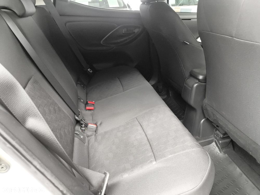 Toyota Yaris - 12
