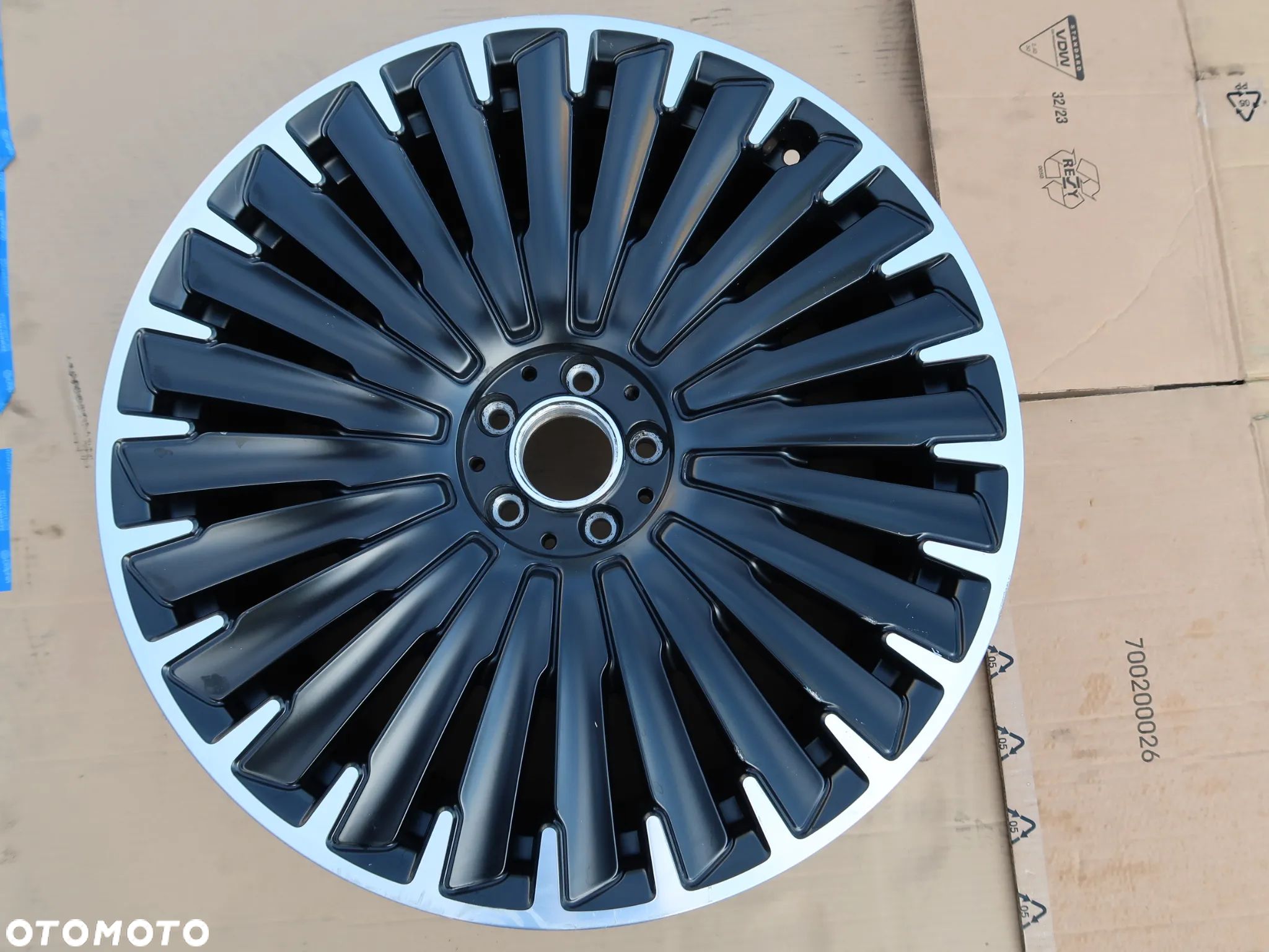 402 Felga Aluminiowa Mercedes A2904010700 - 1
