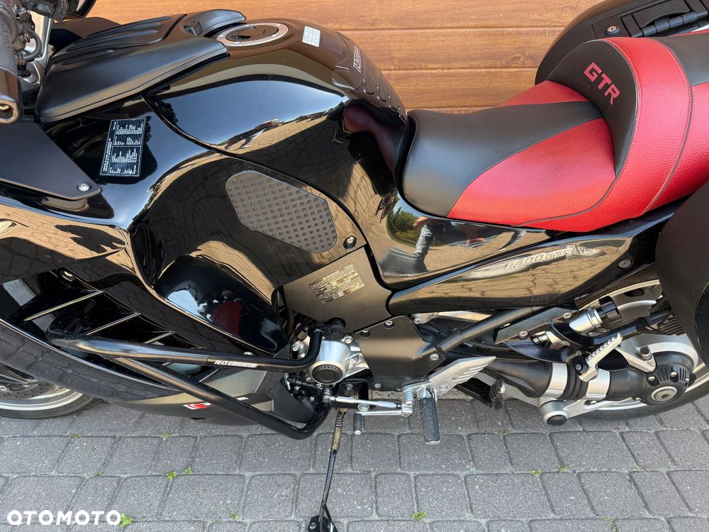 Kawasaki GTR - 9