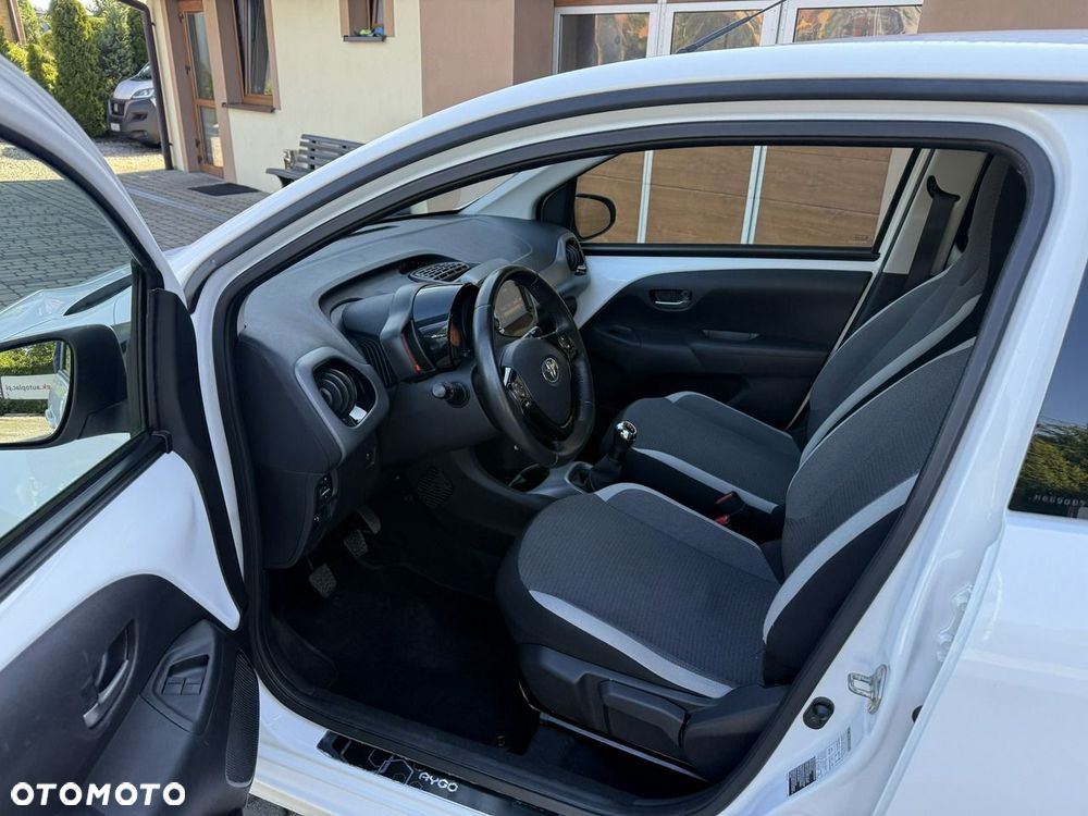 Toyota Aygo x-play - 22