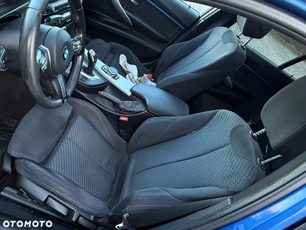 BMW Seria 3 330i xDrive M Sport Shadow - 23