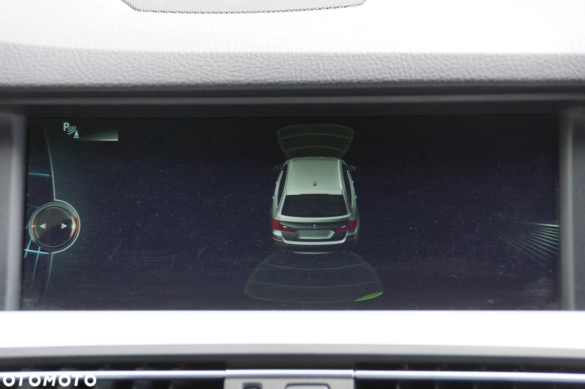 BMW Seria 5 530d xDrive Touring Sport-Aut - 16