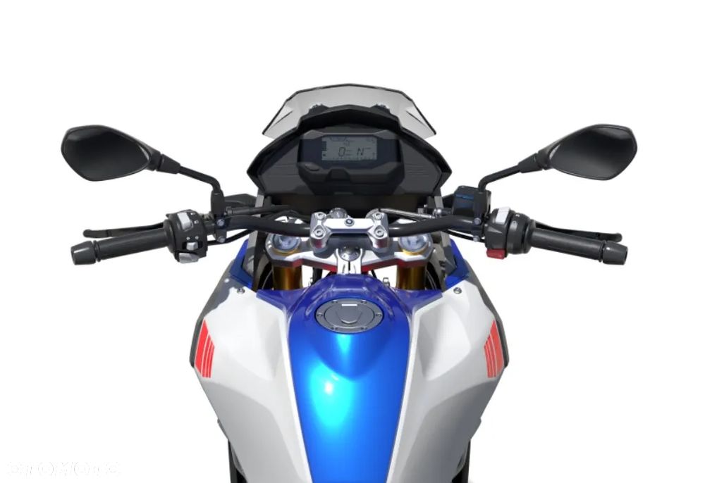 BMW G - 8