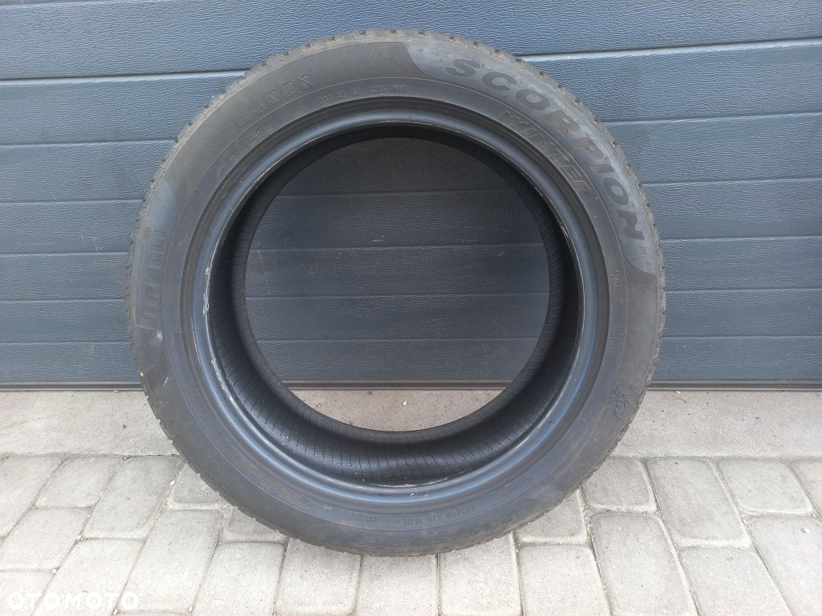 Opony zimowe Pirelli 235/50/19 103H - 3