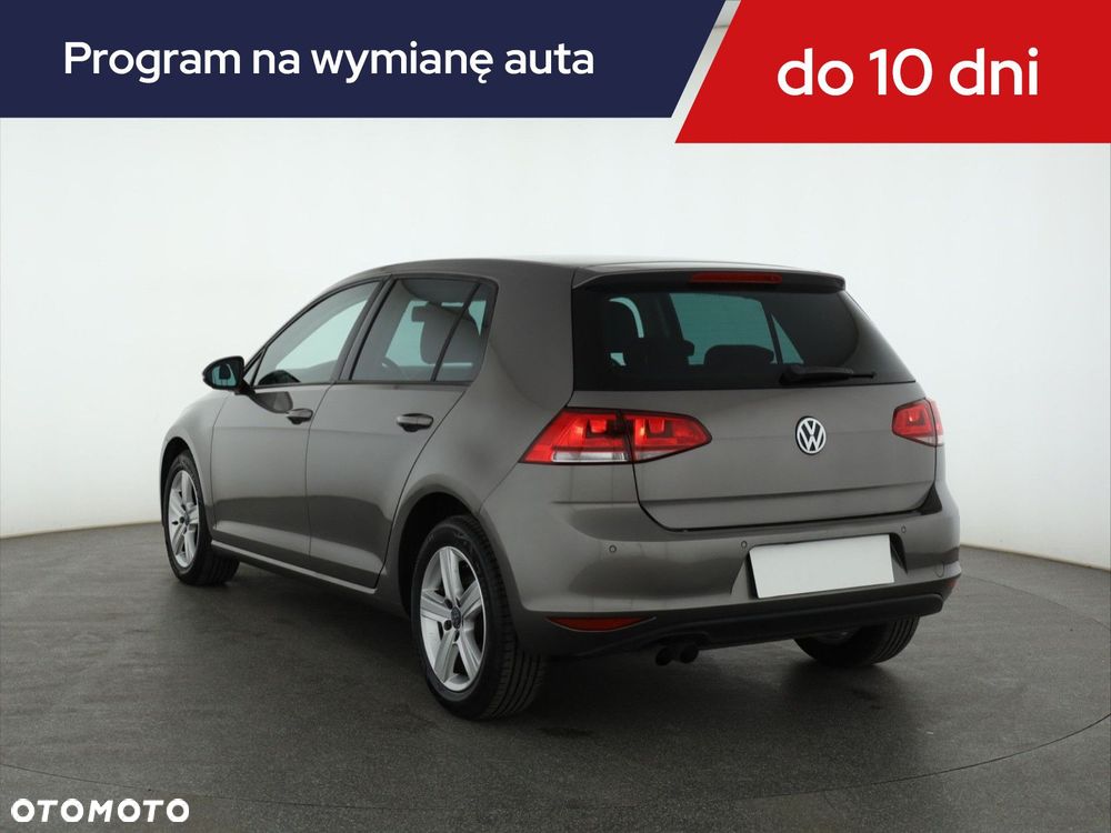 Volkswagen Golf - 6