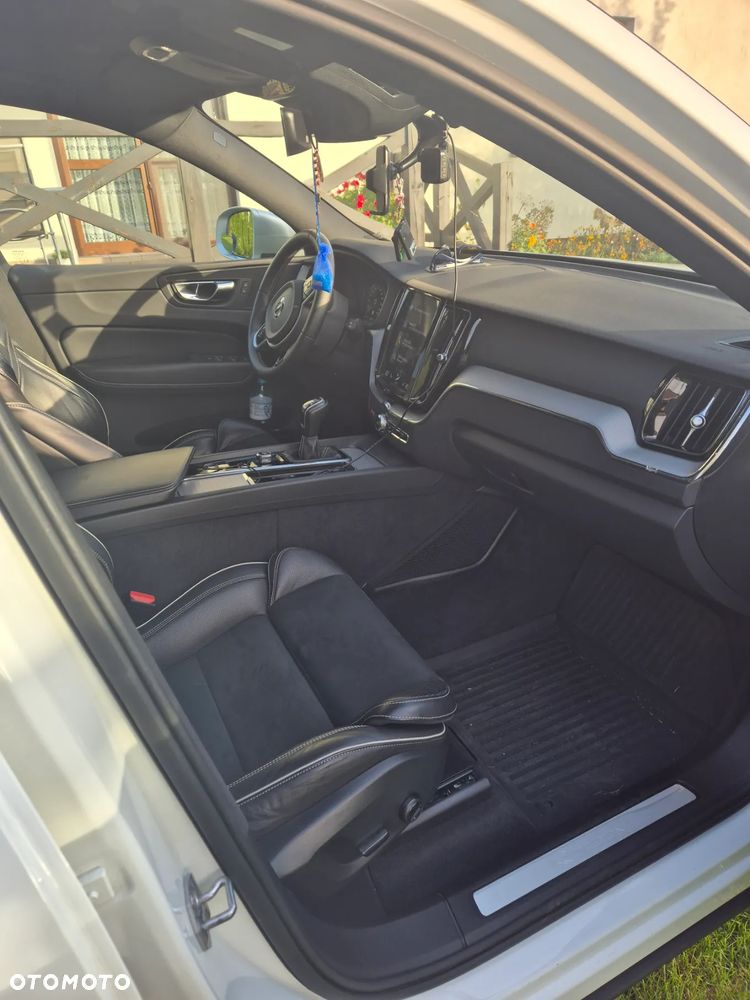 Volvo XC 60 D4 R-Design - 6
