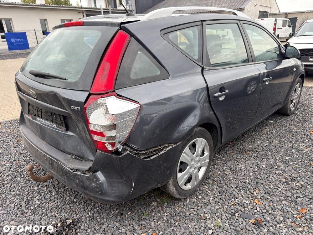 Kia Ceed - 4