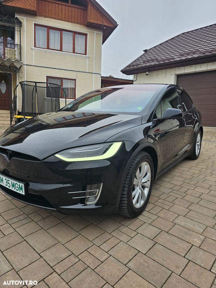 Tesla Model X - 1