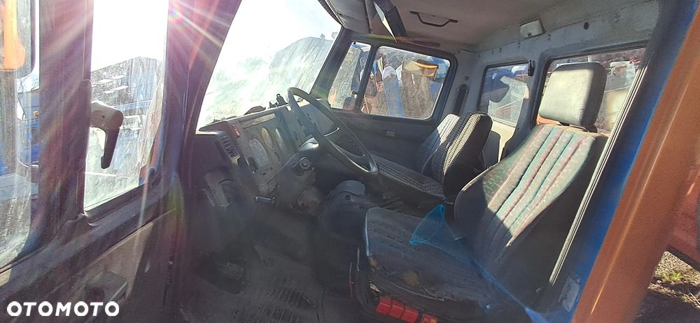 Kabina pojazdów MERCEDES 912 kompletna - 3