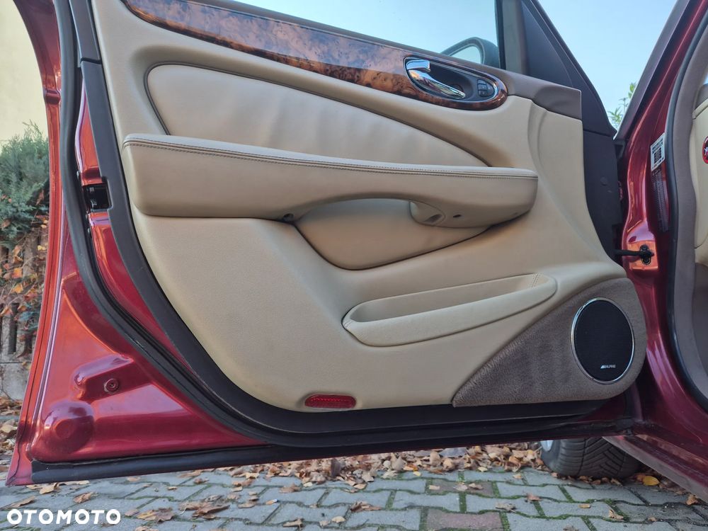 Jaguar XJ Super V8 (LWB) - 28