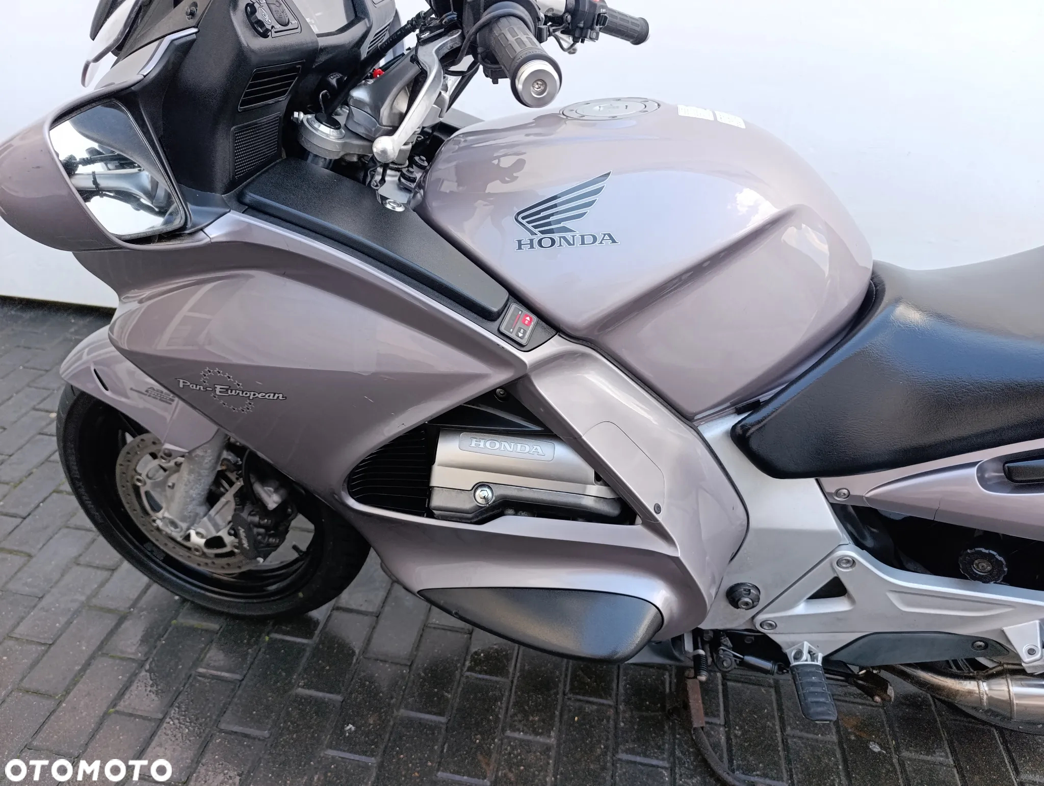 Honda ST - 12